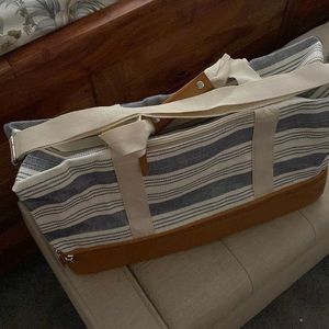 DSW  Weekender - New